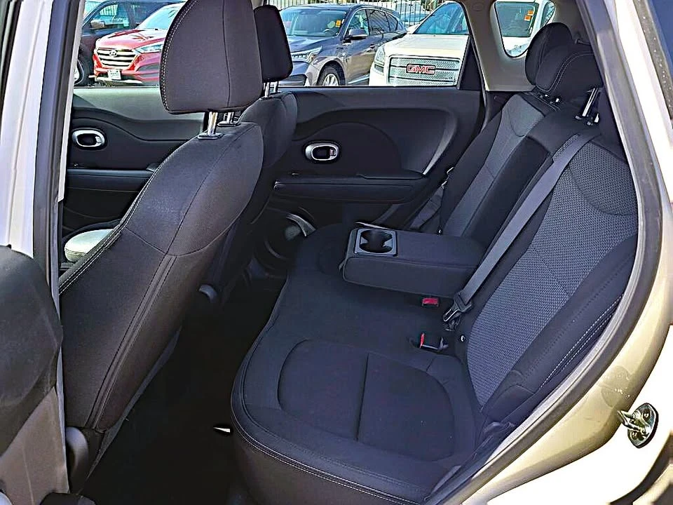 2018 Kia Soul - Image 9 of 15