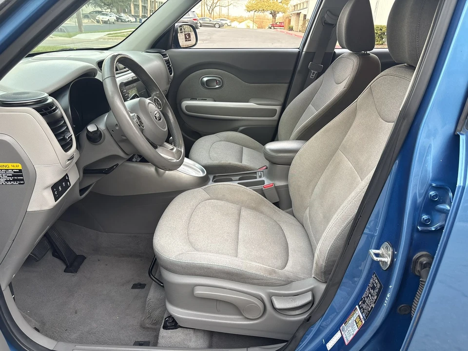 2018 Kia Soul - Image 17 of 21