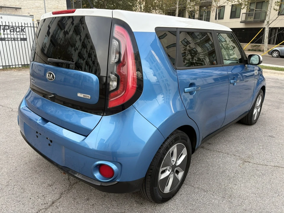 2018 Kia Soul - Image 9 of 21