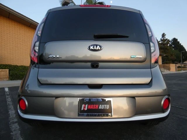 2018 Kia Soul - Image 8 of 21