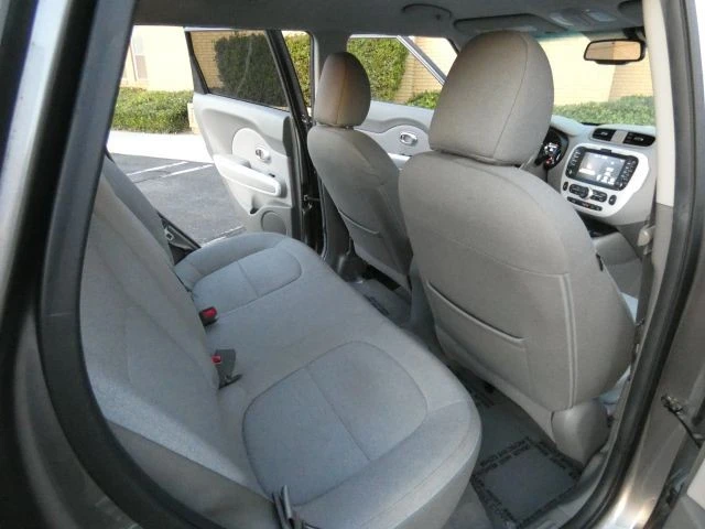 2018 Kia Soul - Image 19 of 21