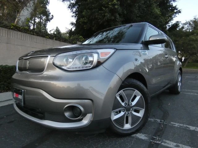 2018 Kia Soul - Image 11 of 21