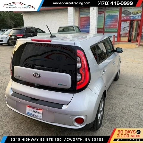 2018 Kia Soul - Image 5 of 17