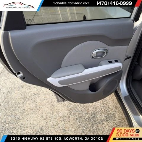2018 Kia Soul - Image 11 of 17