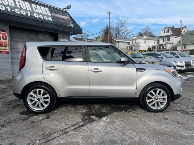 2018 Kia Soul - Image 10 of 12
