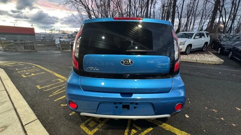 2018 Kia Soul - Image 5 of 12