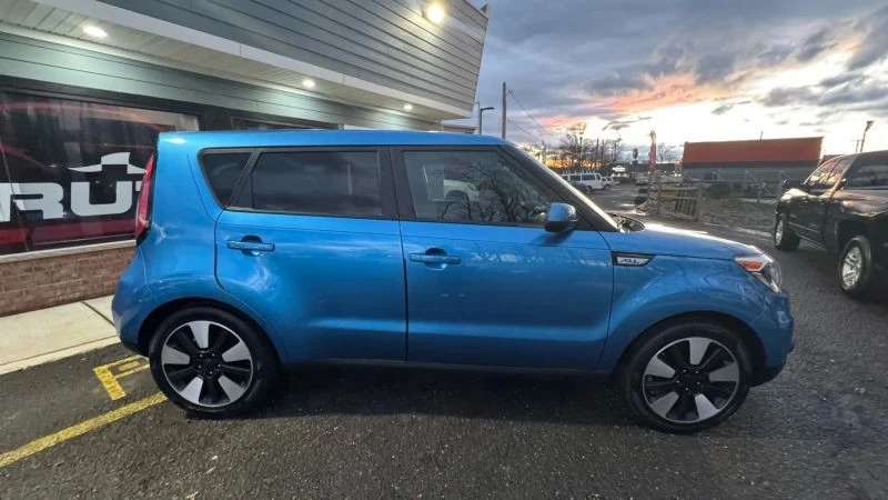 2018 Kia Soul - Image 7 of 12