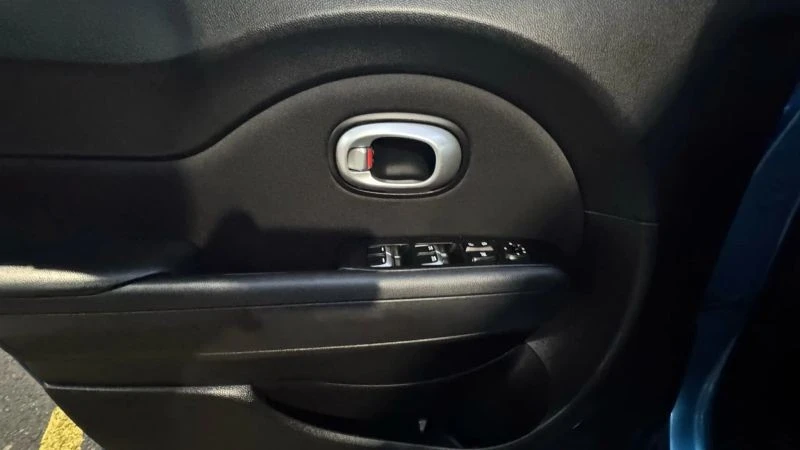 2018 Kia Soul - Image 10 of 12