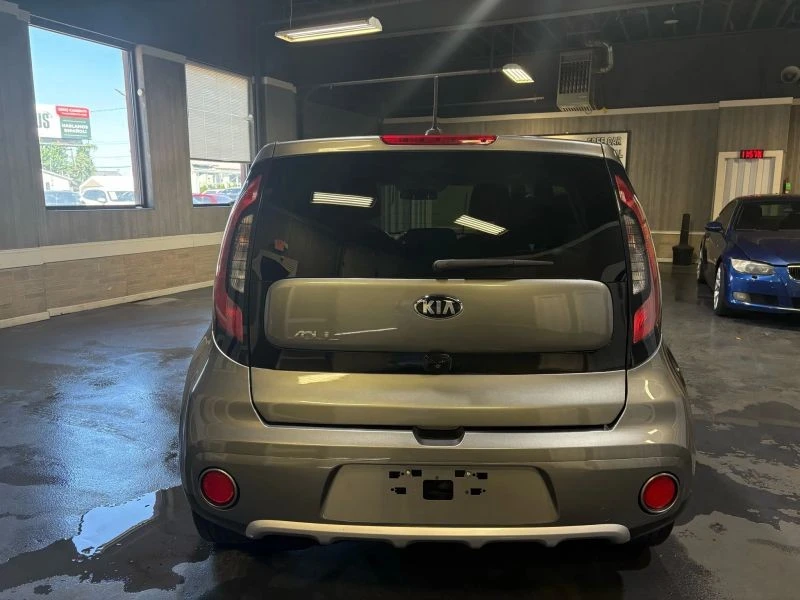 2018 Kia Soul - Image 5 of 12