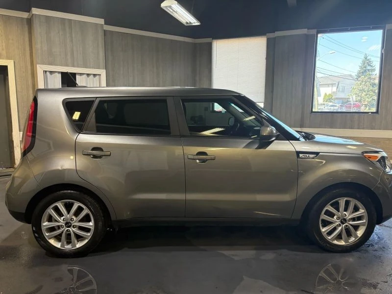 2018 Kia Soul - Image 7 of 12
