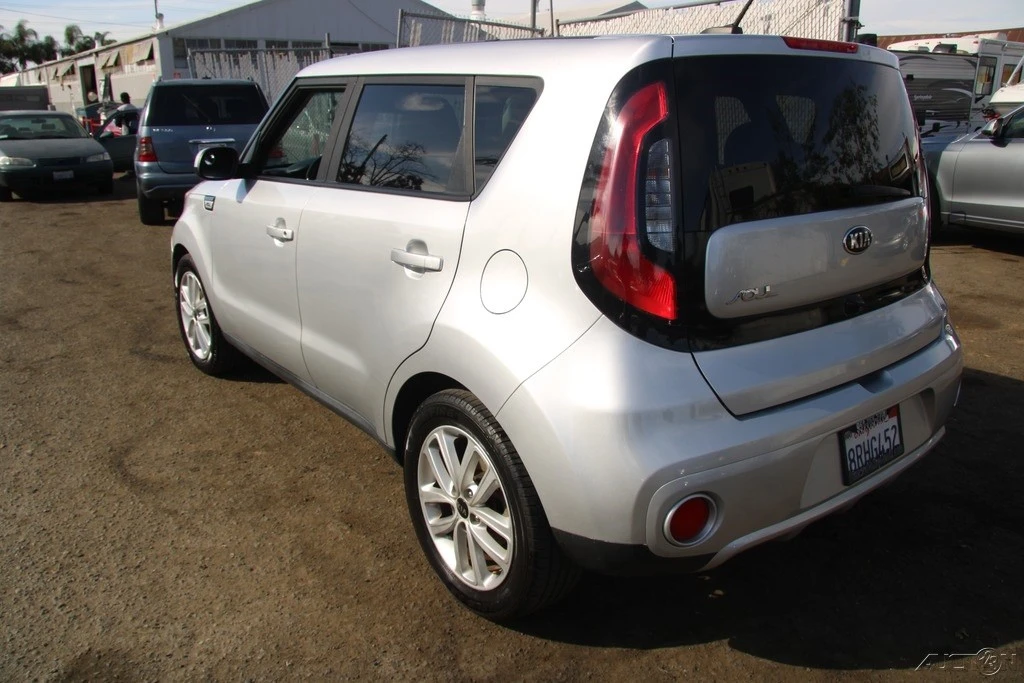 2018 Kia Soul - Image 4 of 21