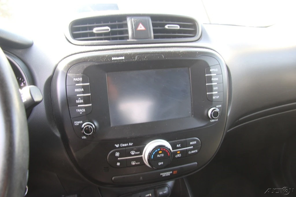2018 Kia Soul - Image 16 of 21