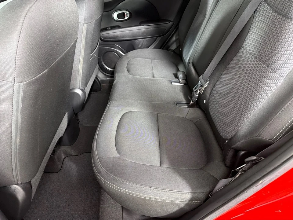 2018 Kia Soul - Image 17 of 21