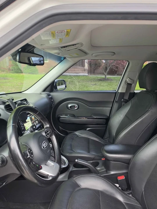 2018 Kia Soul - Image 6 of 9