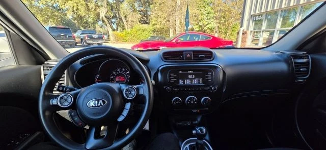2018 Kia Soul - Image 13 of 21