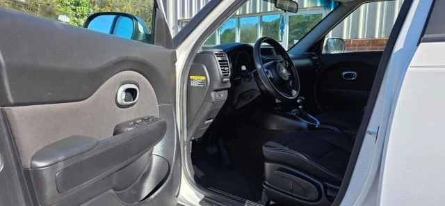 2018 Kia Soul - Image 10 of 21