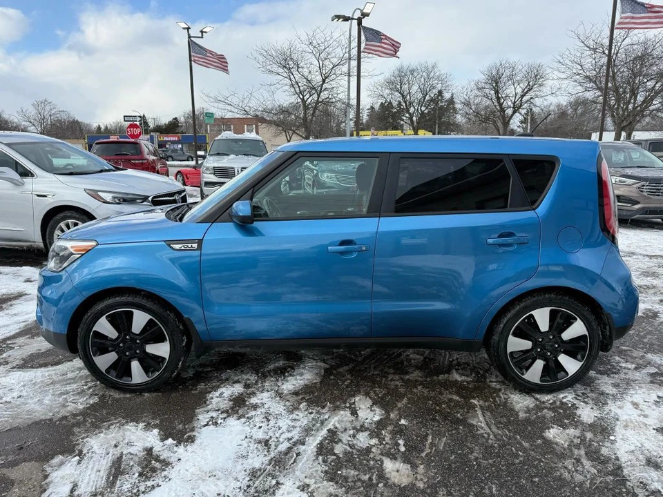 2018 Kia Soul - Image 8 of 12