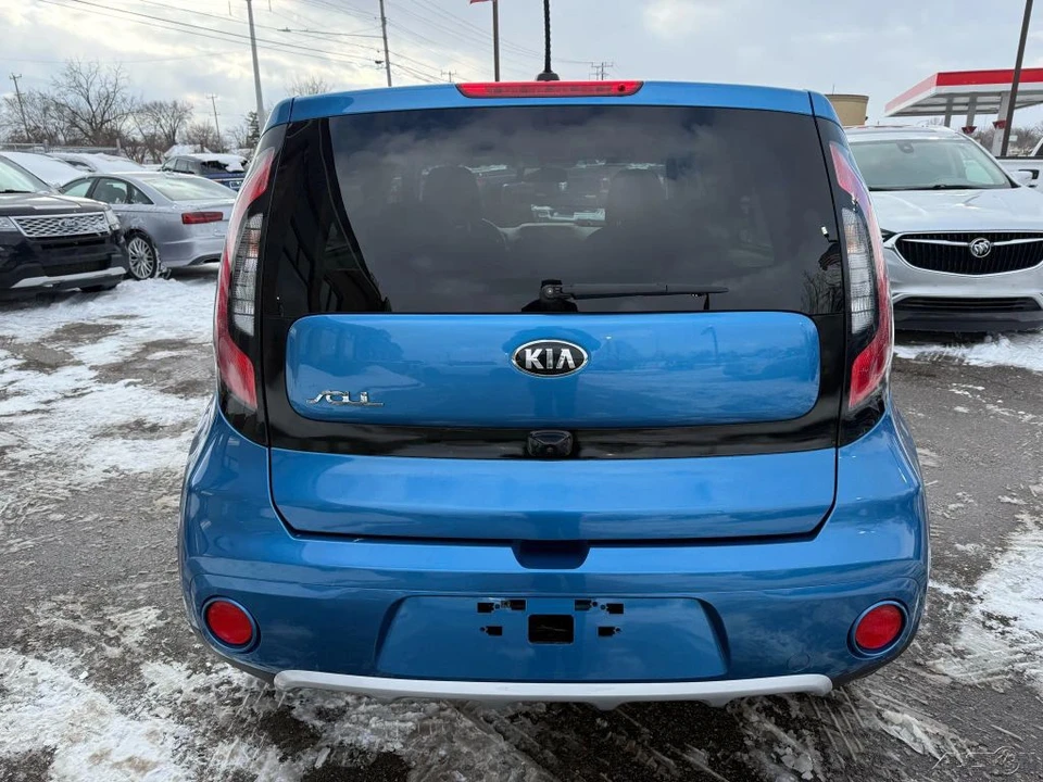 2018 Kia Soul - Image 6 of 12