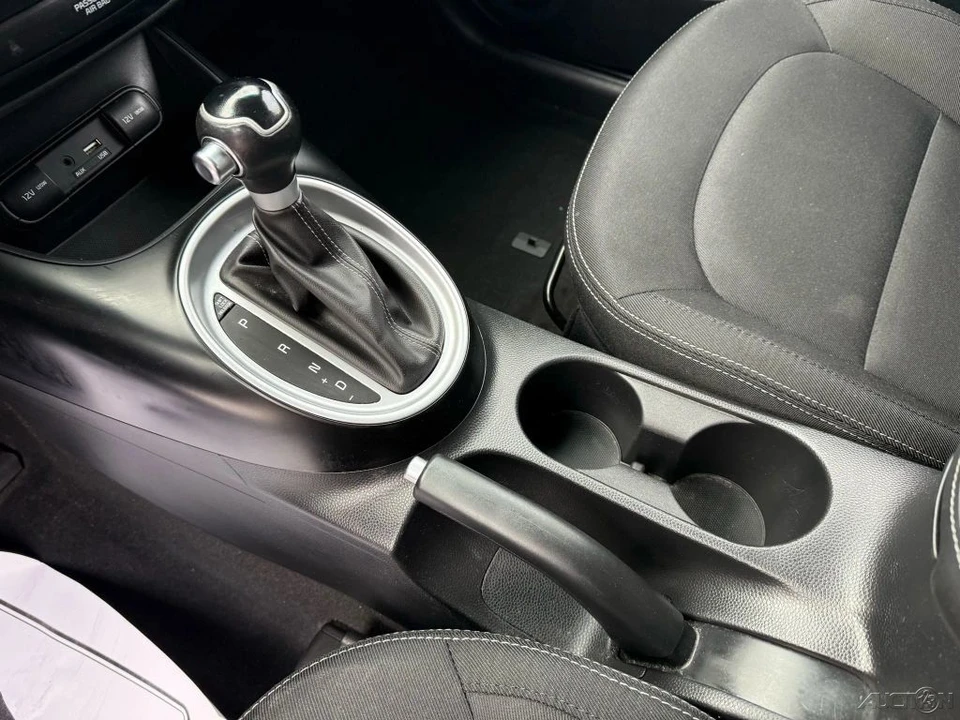 2018 Kia Soul - Image 19 of 21