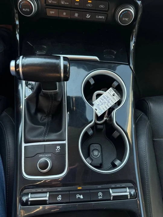 2018 Kia Stinger - Image 19 of 20