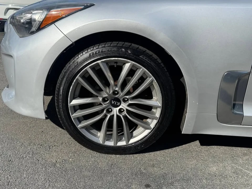 2018 Kia Stinger - Image 9 of 20