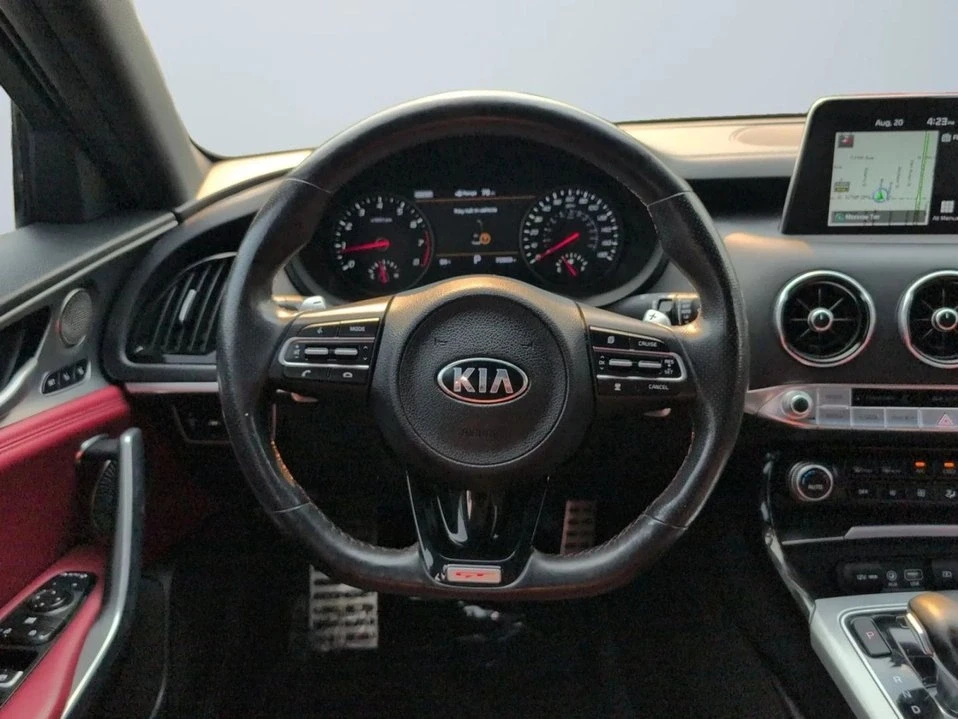 2018 Kia Stinger - Image 10 of 13