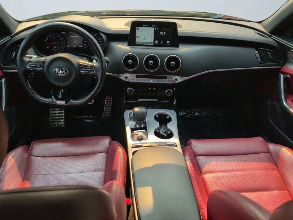 2018 Kia Stinger - Image 8 of 13