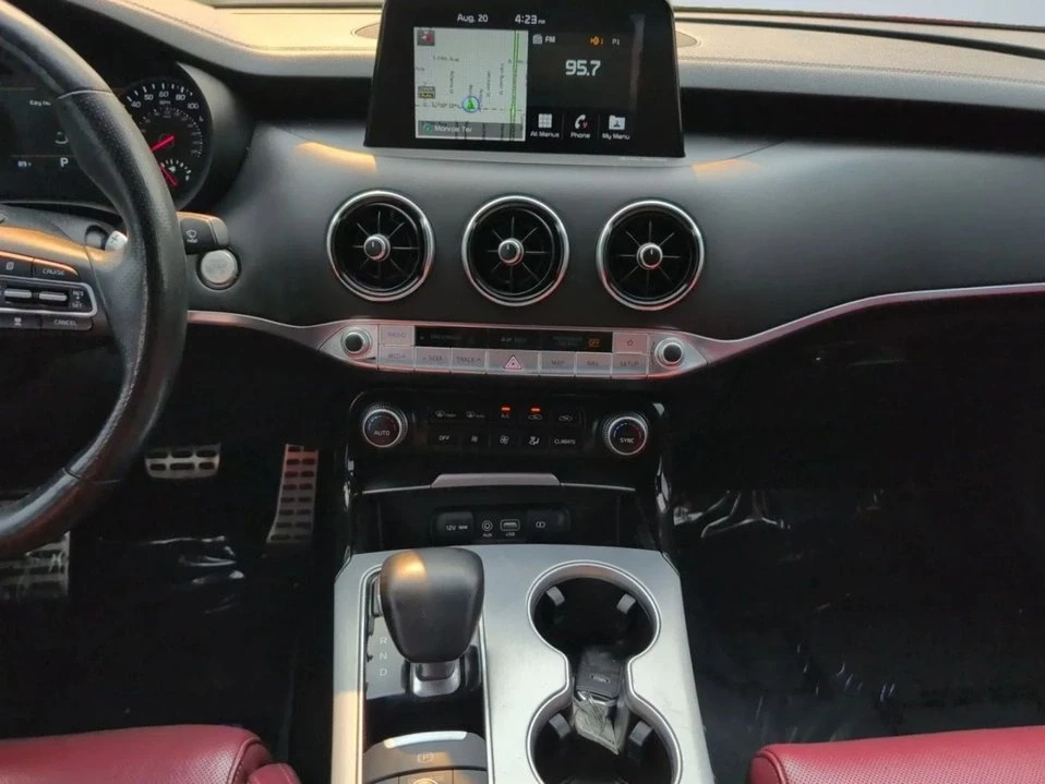 2018 Kia Stinger - Image 9 of 13