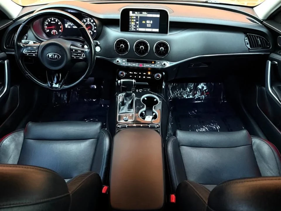 2018 Kia Stinger - Image 17 of 20