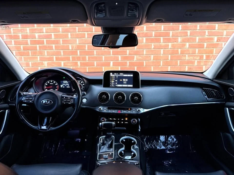 2018 Kia Stinger - Image 18 of 20