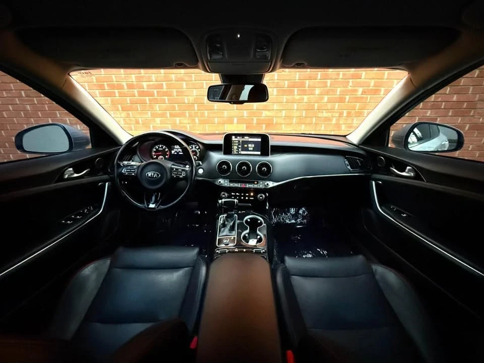 2018 Kia Stinger - Image 19 of 20