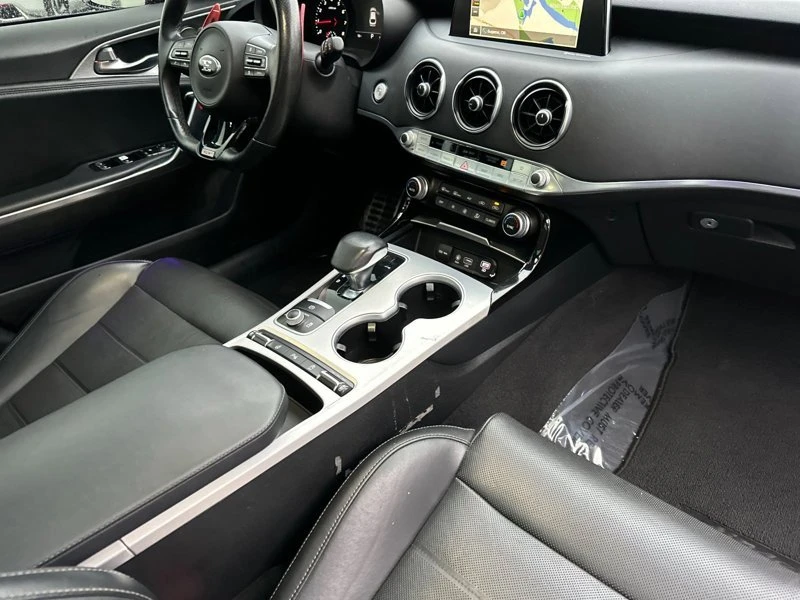 2018 Kia Stinger - Image 14 of 19