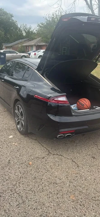 2018 Kia Stinger - Image 11 of 13