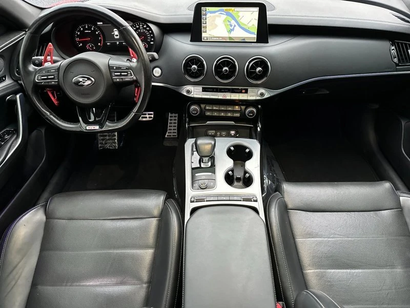 2018 Kia Stinger - Image 12 of 19