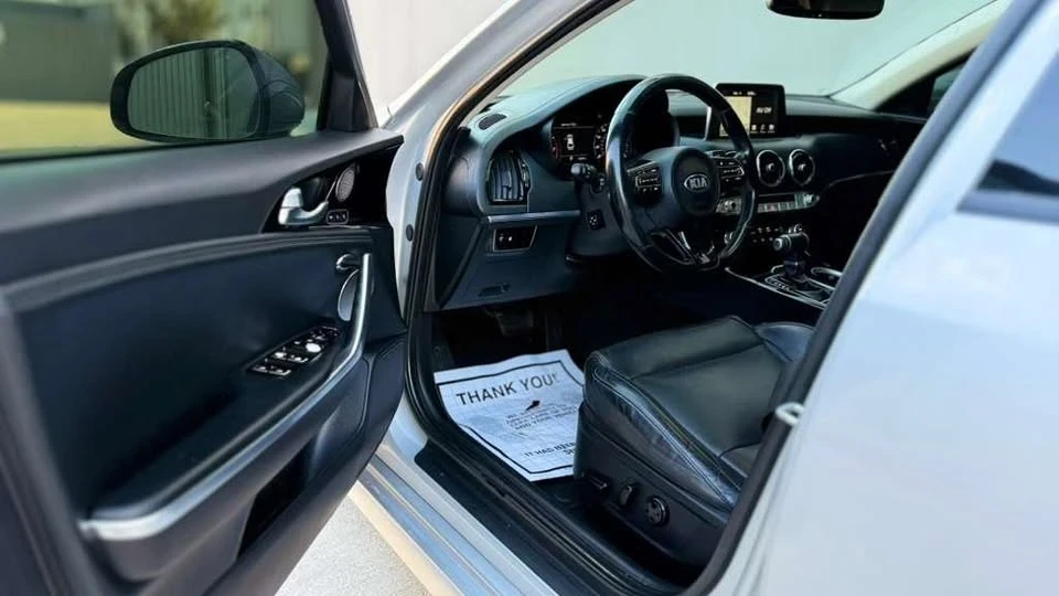 2018 Kia Stinger - Image 9 of 19