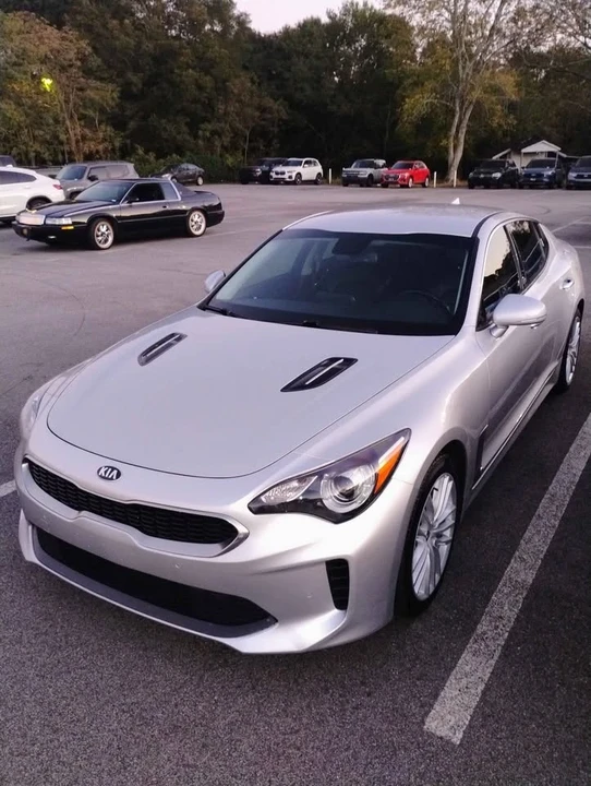 2018 Kia Stinger - Image 2 of 11