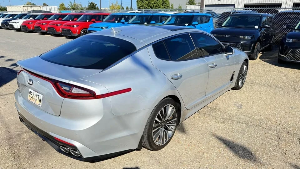 2018 Kia Stinger - Image 8 of 9
