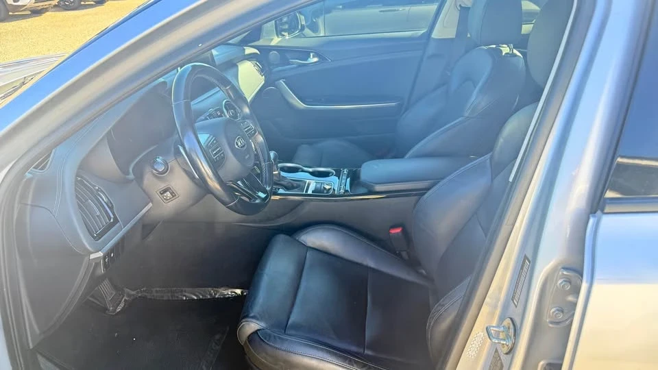 2018 Kia Stinger - Image 2 of 9