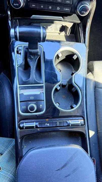 2018 Kia Stinger - Image 5 of 9
