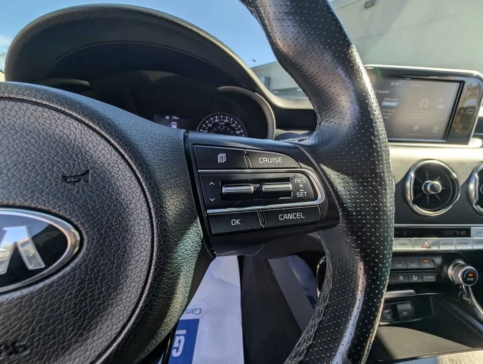 2018 Kia Stinger - Image 16 of 20
