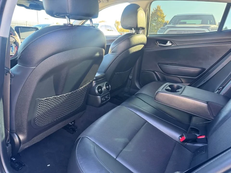2018 Kia Stinger - Image 8 of 19