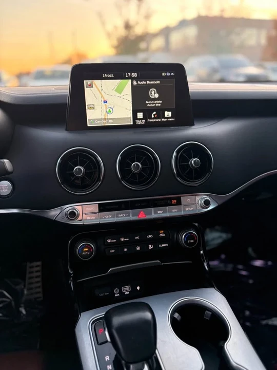 2018 Kia Stinger - Image 7 of 8