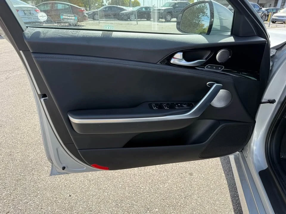 2018 Kia Stinger - Image 10 of 15