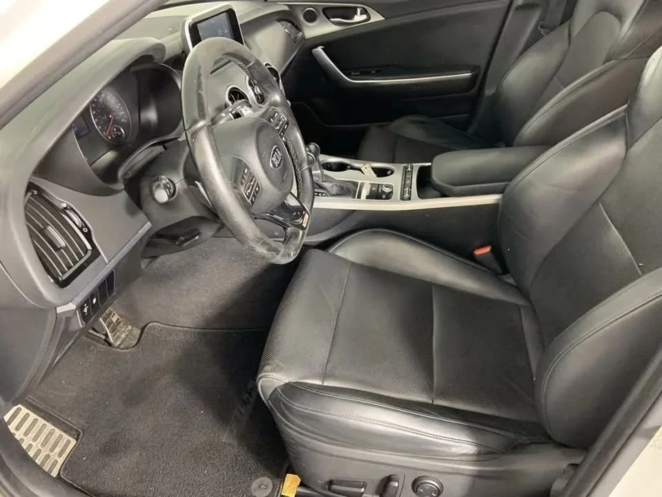 2018 Kia Stinger - Image 14 of 20