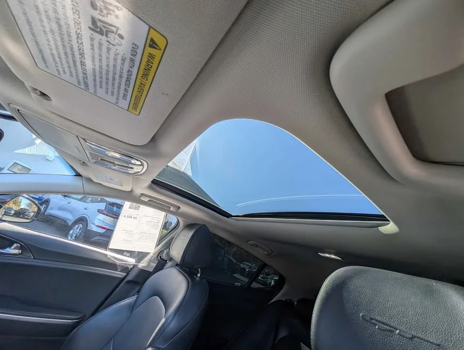 2018 Kia Stinger - Image 19 of 20