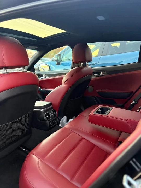 2018 Kia Stinger - Image 8 of 8