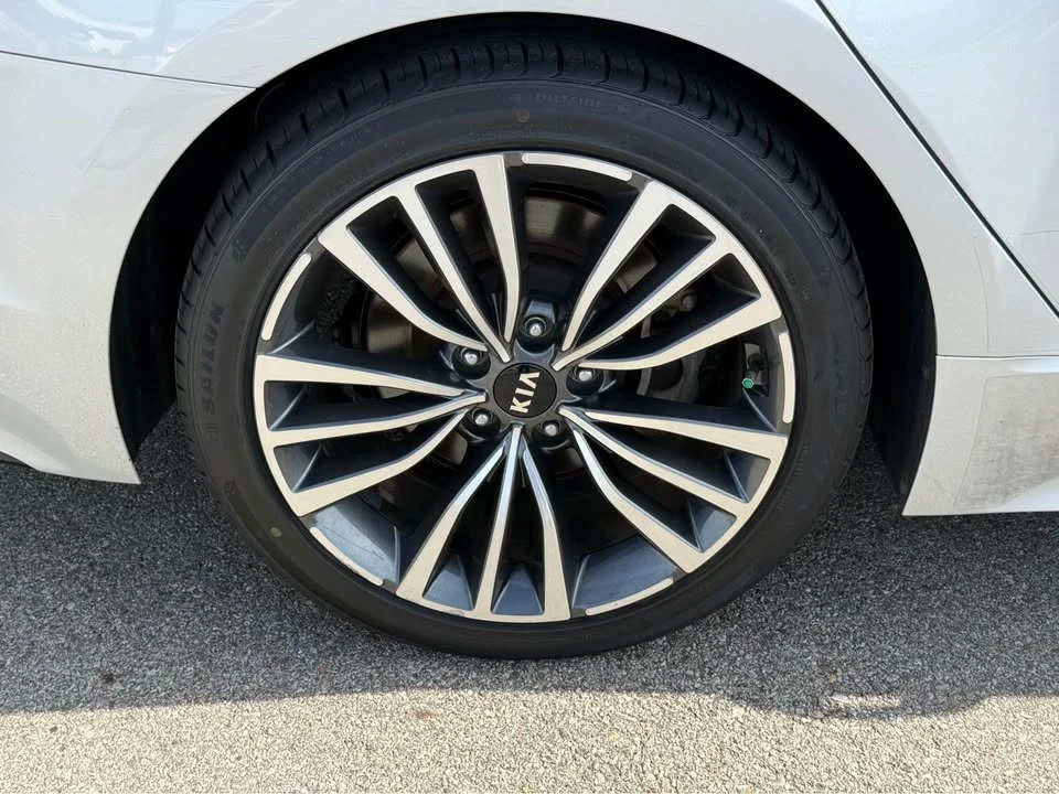 2018 Kia Stinger - Image 5 of 15
