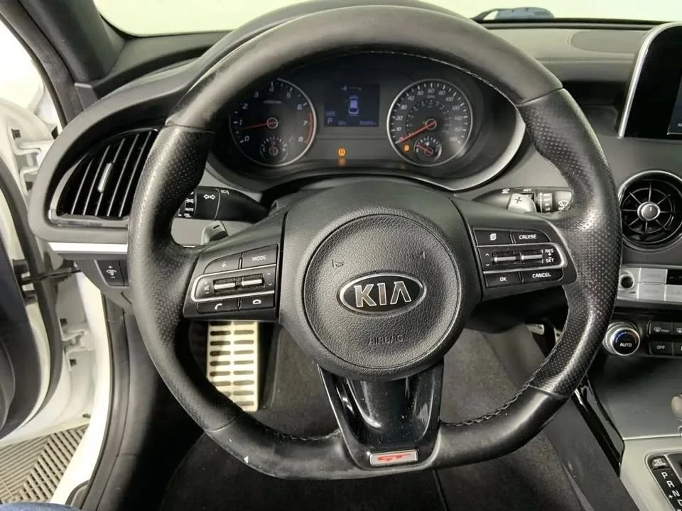 2018 Kia Stinger - Image 9 of 20