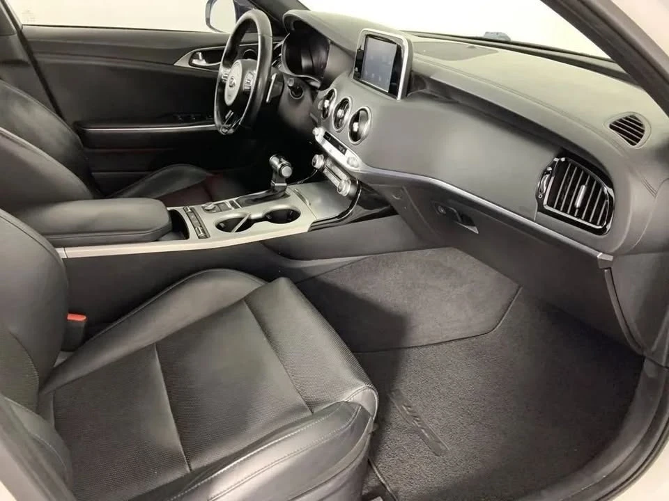 2018 Kia Stinger - Image 15 of 20
