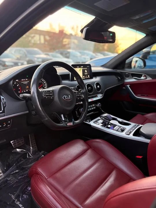 2018 Kia Stinger - Image 5 of 8